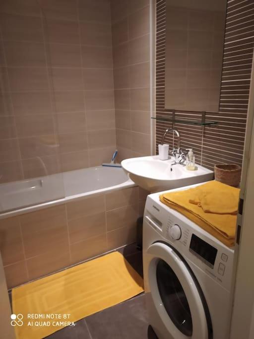 Bel Appartement Dans Centre Historique Αβινιόν Εξωτερικό φωτογραφία